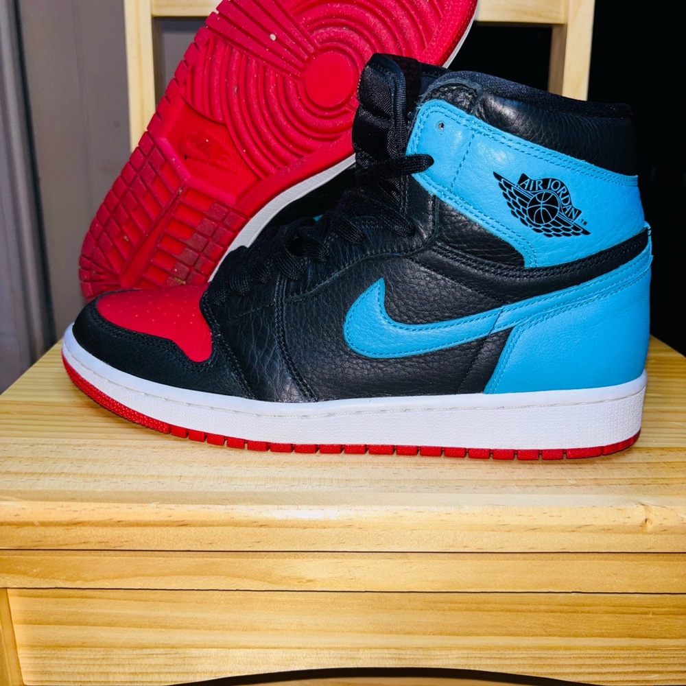 Air Jordan 1 retro High-Top Sneakers in Black, Red, and Blue (nc too chi)